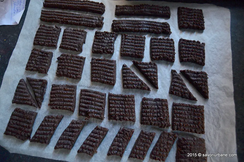 Modelare biscuiti spritati cu cacao Savori Urbane (3)