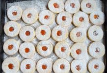 Fursecuri fragede cu unt 3 2 1 + reteta VIDEO tava cu fursecuri fragede cu unt si gem reteta 321 savori urbane 1