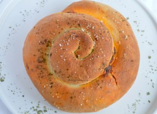 Placinta turban cu carne tocata