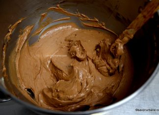 Crema de ciocolata pentru tort – reteta rapida fara oua Crema de ciocolata pentru tort - reteta rapida fara oua kugler savori urbane