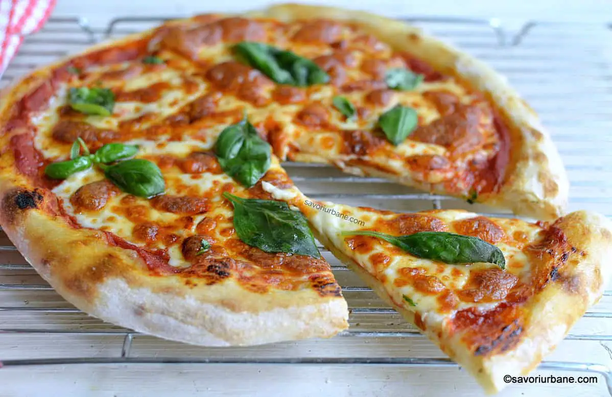 Pizza Margherita - reteta clasica italiana savori urbane