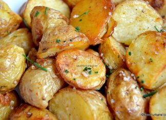Cartofi noi la cuptor – aurii si gustosi – reteta de cartofi prajiti la cuptor Cartofi noi la cuptor - aurii si gustosi reteta de cartofi prajiti la cuptor