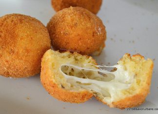 Crochete de cascaval cu mozzarella