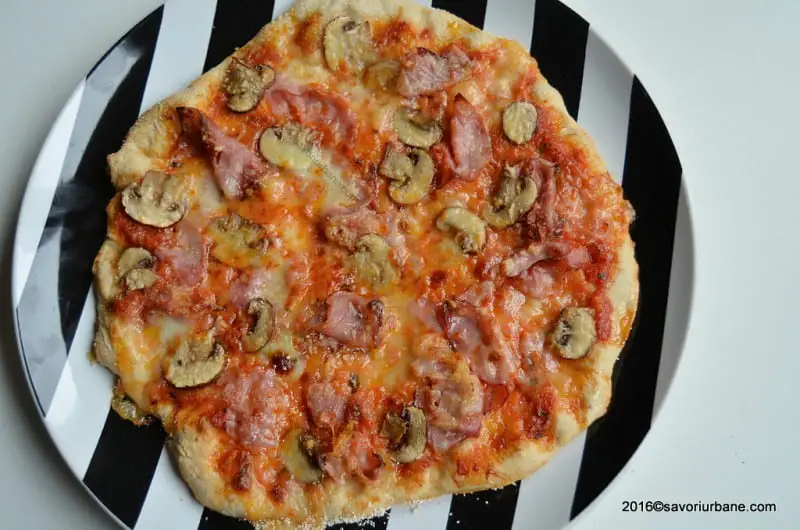 Pizza cu sunca si ciuperci Savori Urbane (2)