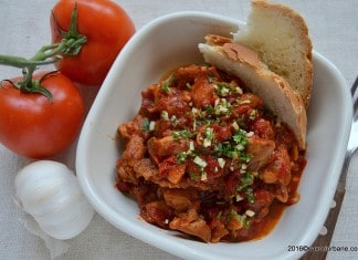 Pui cu rosii si usturoi – ostropel Pui cu rosii si usturoi ostropel savori urbane (1)