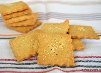 Biscuiti sarati cu parmezan – crackers de casa