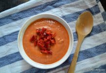 Sos de iaurt cu ardei copti si usturoi – fara fierbere