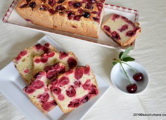 Chec pufos cu visine sau cirese