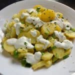 Salata de cartofi cu ceapa si iaurt