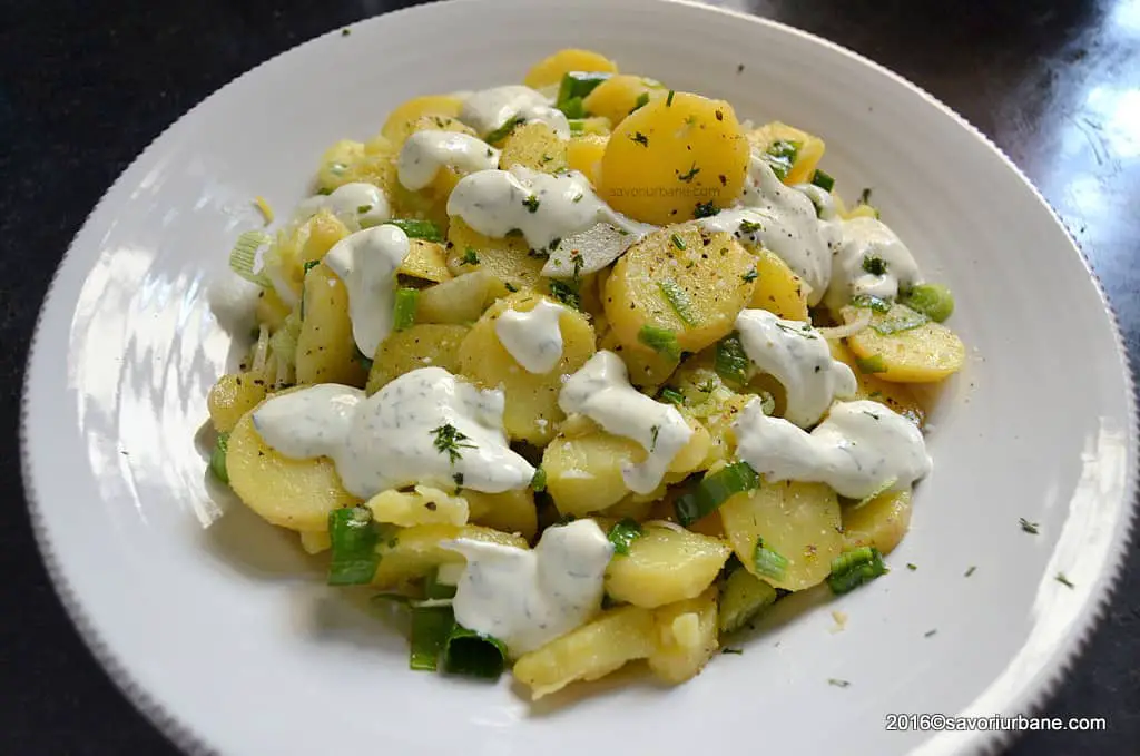 Salata de cartofi cu ceapa si iaurt Savori Urbane (1)