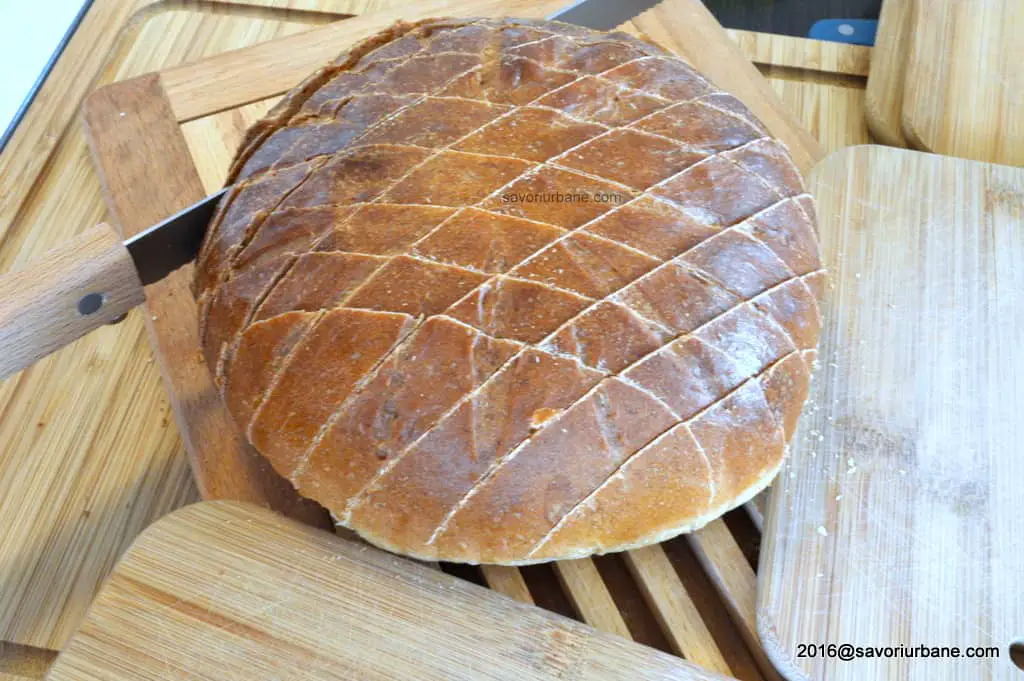 paine crestata pentru pull apart cheesy bread