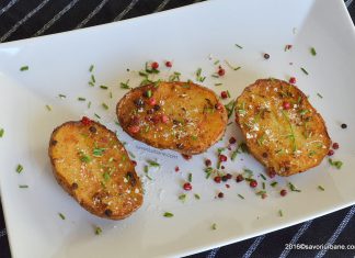 Cartofi la tava aurii si condimentati (spicy potatoes)