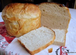 Paine taraneasca de casa coapta pe foi de varza reteta ardeleneasca Paine taraneasca de casa coapta pe foi de varza reteta ardeleneasca savori urbane