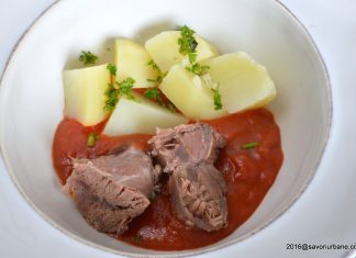 Rasol de vita cu sos si cartofi
