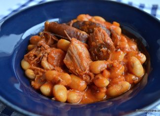 Fasole cu ciolan afumat reteta nationala de 1 Decembrie + VIDEO reteta mancare de fasole boabe cu ciolan pentru 1 decembrie savori
