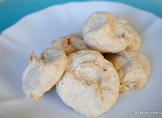 Bezele cu nuca – fursecuri fine din albus