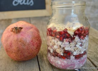 Fulgi de ovaz cu rodie si migdale – Overnight oats Fulgi de ovaz cu rodie si migdale - Overnight oats Savori Urbane