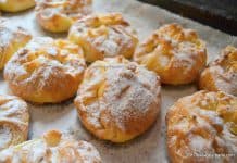 Branzoaice cu aluat foietat reteta vieneza Branzoaice cu aluat foietat reteta vieneza Topfengolatschen Savori Urbane