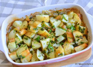 Cartofi noi cu unt si patrunjel la cuptor Cartofi noi cu unt si patrunjel la cuptor reteta savori urbane