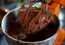 Crema de cacao cu unt pentru tort, prajituri, fursecuri – batuta pe abur + VIDEO cum se bate crema de cacao cu unt