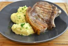 Cotlete de porc cu os si soric la tigaie – pork chops sau cotlet fraged Cotlete de porc cu os si soric la tigaie reteta savori urbane