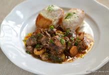 Ficatei de pui cu sos de rosii si vin la cuptor Ficatei de pui cu sos de rosii si vin la cuptor reteta savori urbane