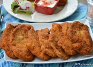 Snitele din piept de pui pane reteta pas cu pas Snitel din piept de pui pane