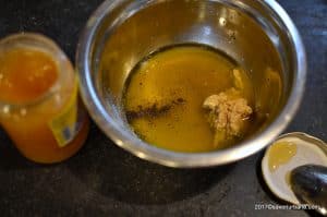 cum se face dressing pentru salata cu mustar miere si portocale (1)
