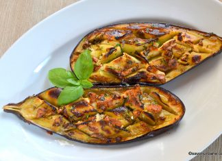 Vinete la cuptor impanate cu usturoi si branza reteta de vinete crestate Vinete la cuptor impanate cu usturoi si branza reteta de vinete gratinate savori urbane