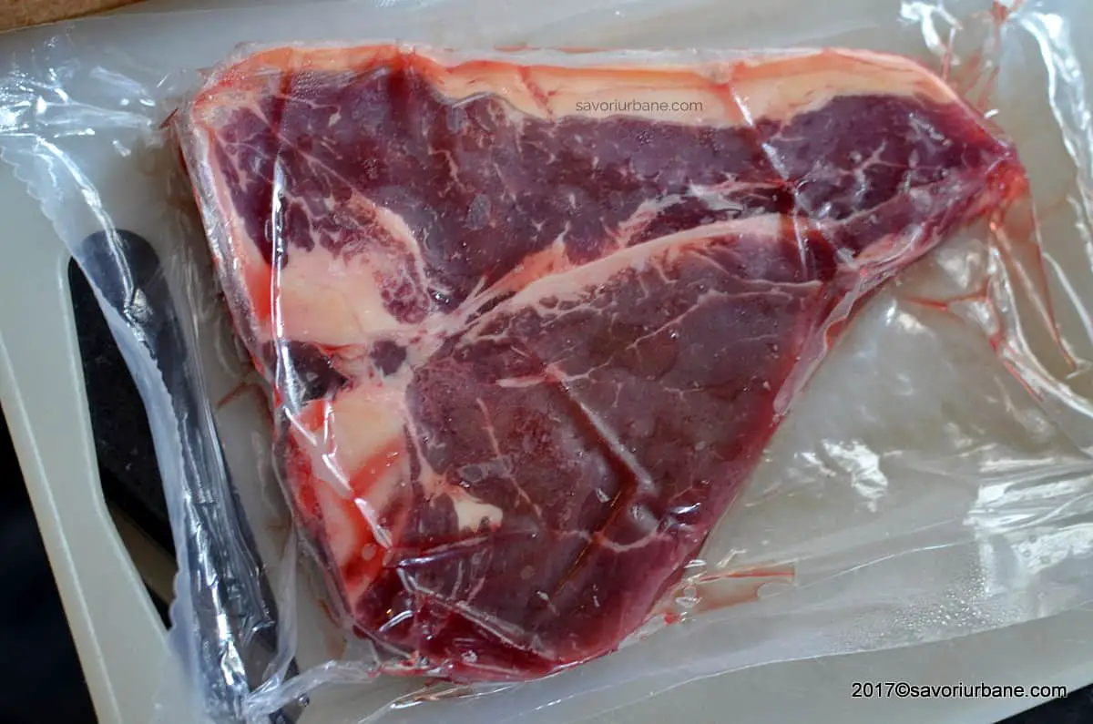 cum se gatesc t bone steaks la gratar tigaie sau placa de sare (1)