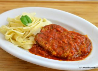 Cotlet de porc cu sos de rosii, vin si usturoi Cotlet de porc cu sos de rosii reteta simpla savori urbane