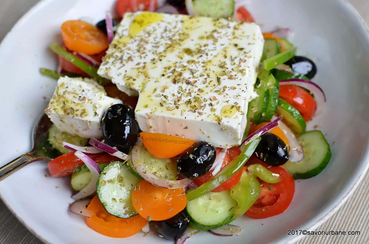 cea mai buna salata greceasca autentica reteta originala savori urbane