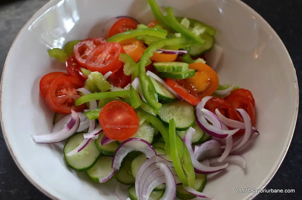 cum se face salata greceasca reteta originala