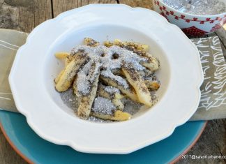 Pute cu mac din aluat cu cartofi fierti (de gomboti) reteta de nudli sau vuterle Pute cu mac din aluat cu cartofi fierti (de gomboti) savori urbane