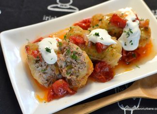 Sarmale cu varza dulce, proaspata si rosii – de vara Sarmale cu varza dulce, proaspata si rosii - de vara reteta savori urbane