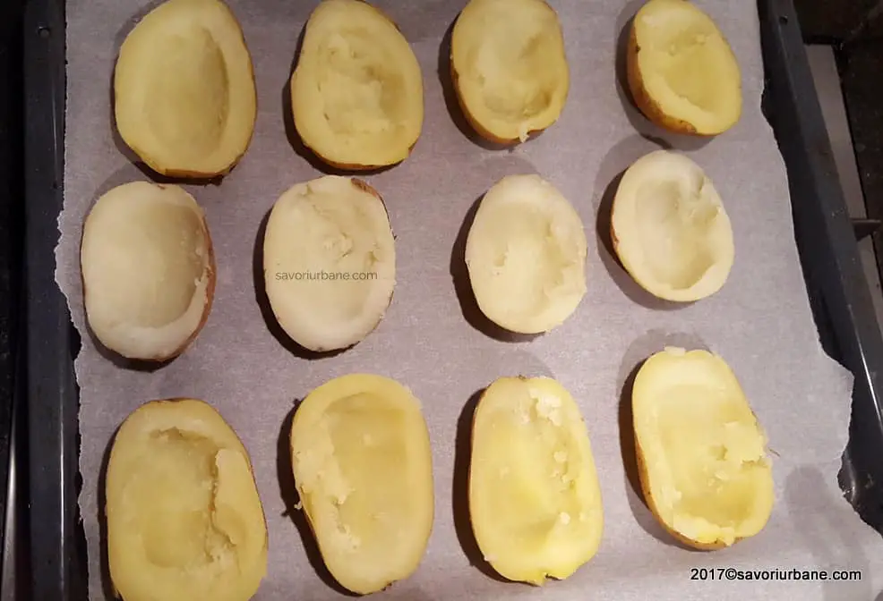 cum se scobesc cartofii pentru umplut