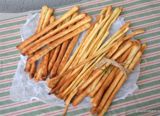 Grisine de casa crocante – reteta pas cu pas Grisine de casa crocante Savori Urbane