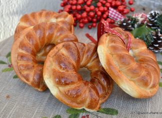 Colaci impletiti traditionali pentru colindatori – colacei pentru Craciun si Anul Nou Colaci impletiti traditionali pentru colindatori reteta savori urbane