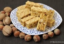 Foi de napolitane cu caramel si nuca reteta clasica de foi Lica cu zahăr ars Foi de napolitane cu caramel si nuca reteta clasica savori urbane