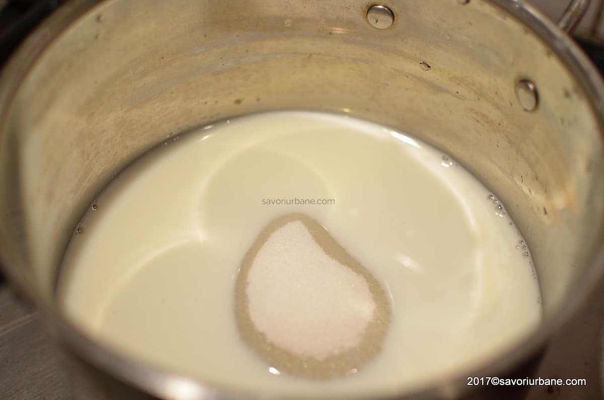 lapte fiert pentru crema de nuca oparita