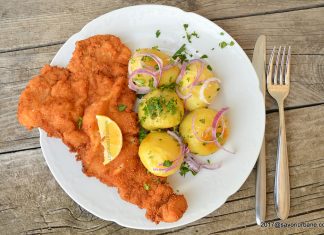 Snitel vienez reteta autentica austriaca de Wiener Schnitzel VIDEO Snitel vienez reteta autentica austriaca savori urbane