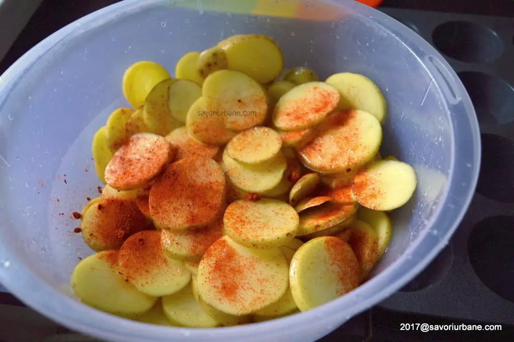 cum se condimenteaza cartofii rondele pentru copt
