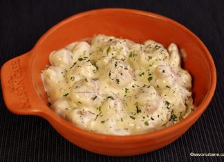 Salata de ciuperci cu maioneza si usturoi sau ceapa – reteta simpla Salata de ciuperci cu maioneza si usturoi sau ceapa - reteta simpla savori urbane