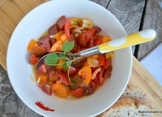 Salata de rosii cherry cu usturoi, busuioc si otet balsamic Salata de rosii cherry cu usturoi, busuioc si otet balsamic reteta savori urbane