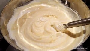 reteta crema de vanilie cu frisca pentru prajituri millefeuille napoleon (4)