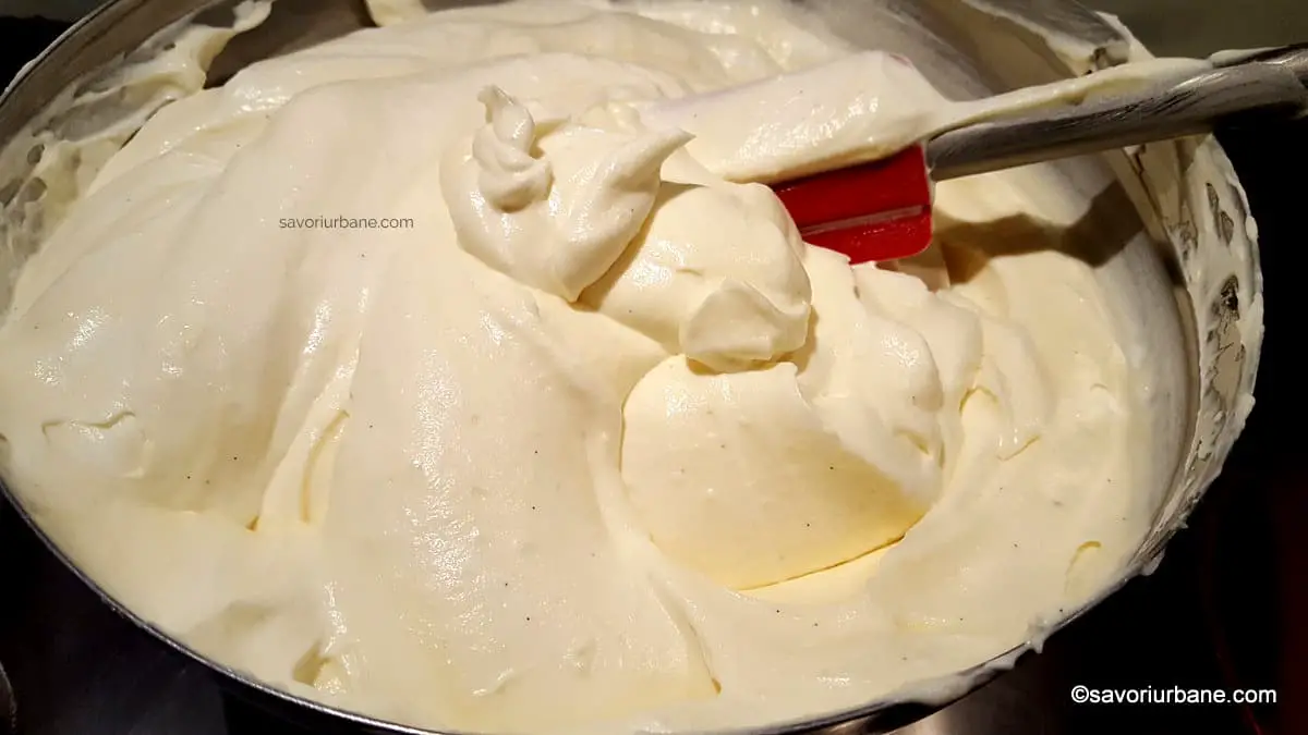 reteta crema de vanilie cu frisca pentru prajituri millefeuille napoleon (5)