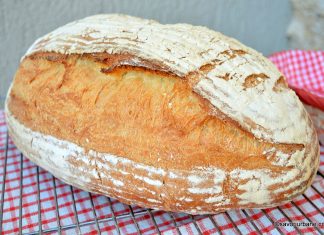 Paine de casa coapta in punga Paine de casa coapta in punga Savori Urbane