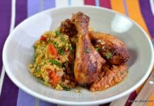 Pulpe de pui la cuptor marinate cu iaurt, usturoi si suc de rosii Pulpe de pui la cuptor marinate cu iaurt, usturoi si suc de rosii reteta savori urbane