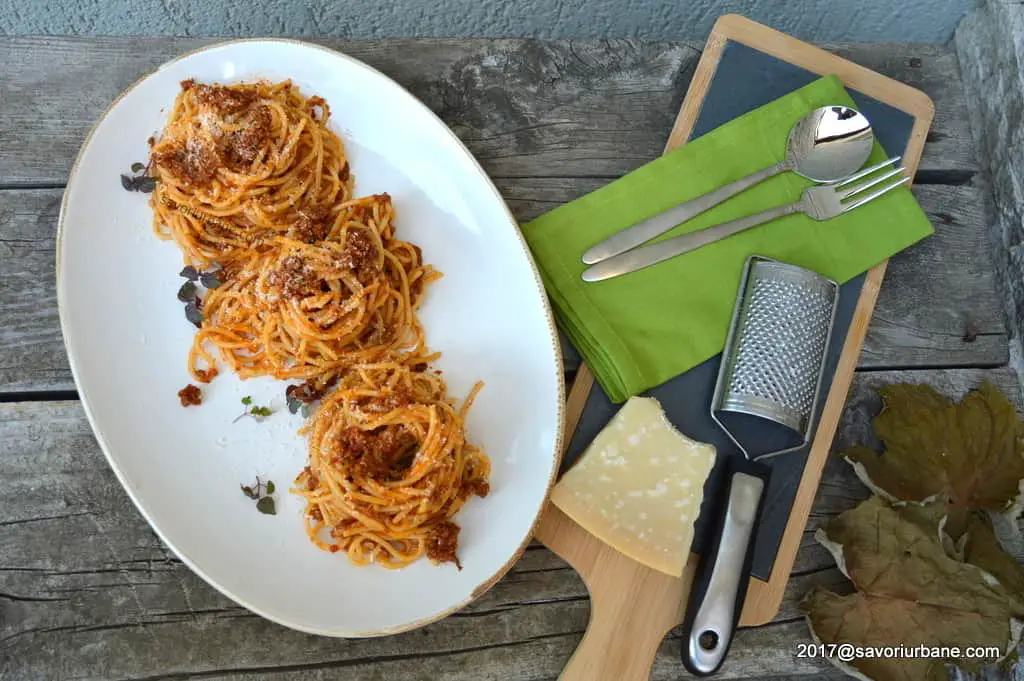 Spaghetti alla bolognese reteta populara savori urbane