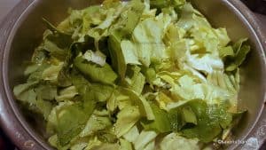 cat se fierbe ciorba de salata verde ardeleneasca (1)